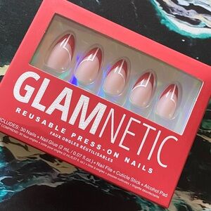NWT Glamnetic RED MARTINI Short Almond Press On Nails